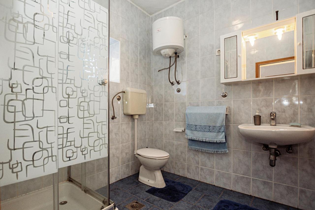 Rooms Emilija Božava Buitenkant foto